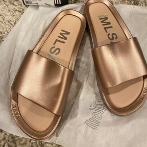 New in Box! Melissa Women’s beach slide